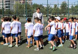 BAŞKANIMIZ AKAY, YAZ SPOR KURSLARINI ZİYARET ETTİ